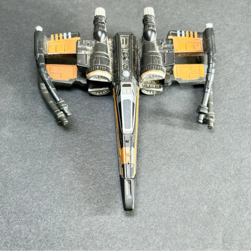 Hot Wheels Black Star Wars X-Wing Fighter Poe Dameron Ship Starship‎ Toy